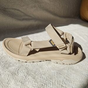 Teva Beige Sandals